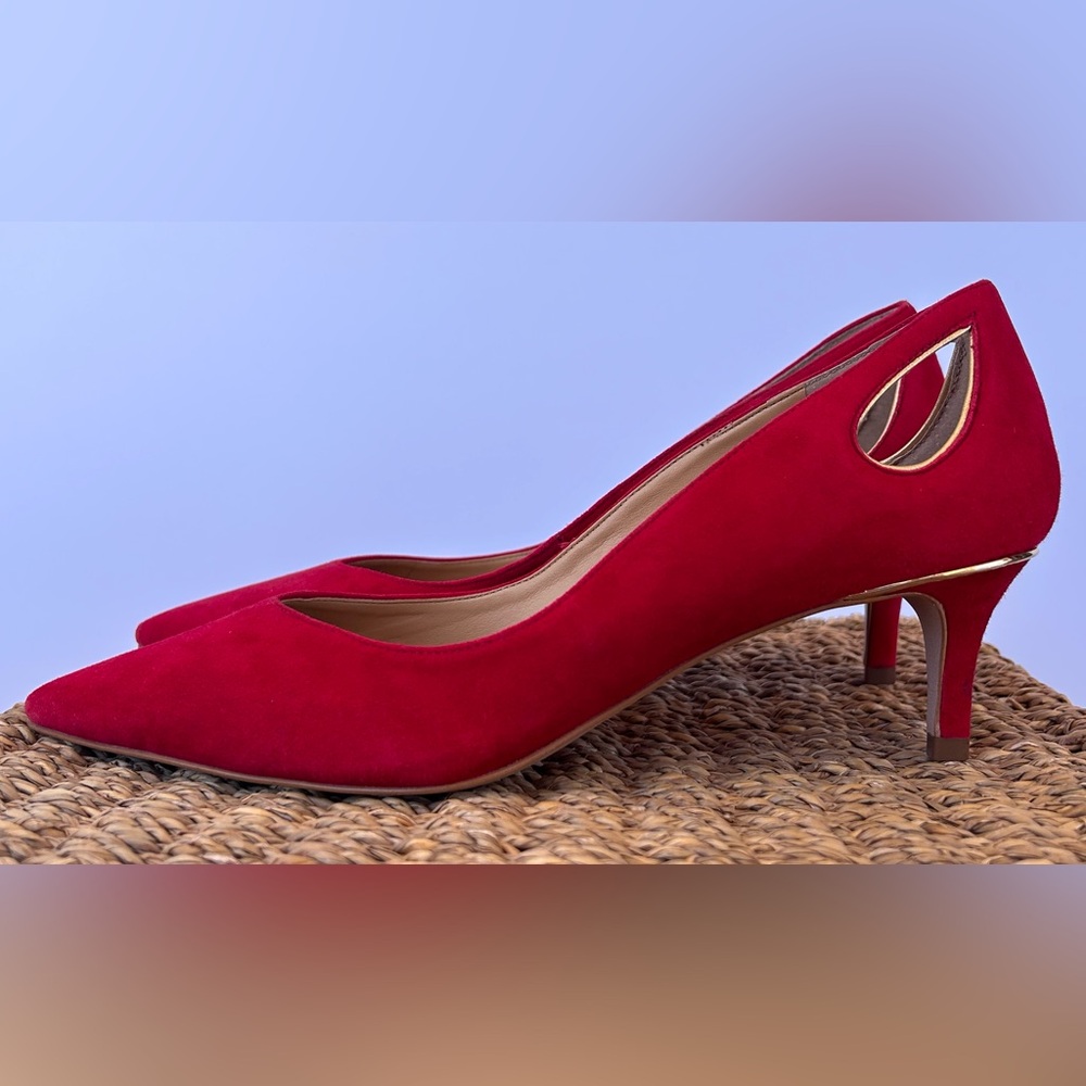 Talbots Women’s Erica Suede Cut-Out Pump Teardrop Cut-Out‎ Red with Gold Size 9M
